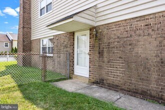 5115 Bay Rd in Bensalem, PA - Building Photo - Building Photo