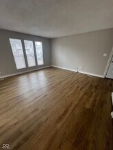 9413 English Oak Dr in Indianapolis, IN - Building Photo - Building Photo