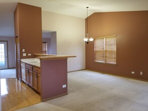 2532 Golf Ridge Cir in Naperville, IL - Building Photo - Building Photo