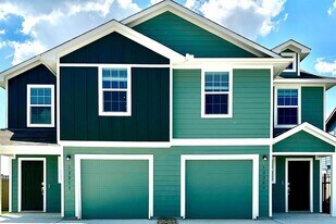 12213 Rising Moon Ln in Austin, TX - Building Photo