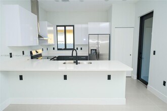 2224 Hope St in Hollywood, FL - Building Photo - Building Photo