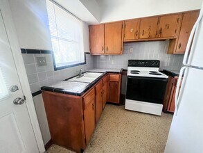 2005 Crabapple Dr in Tallahassee, FL - Building Photo - Building Photo