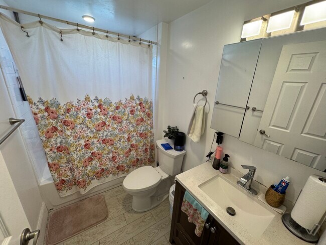 30 Cambridge Ter, Unit 2 in Cambridge, MA - Foto de edificio - Building Photo