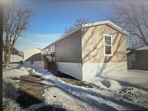 306 Louva Ln in Mankato, MN - Building Photo - Building Photo