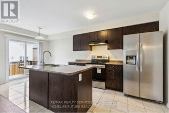 31 Cole Cres in Brantford, ON - Building Photo - Building Photo