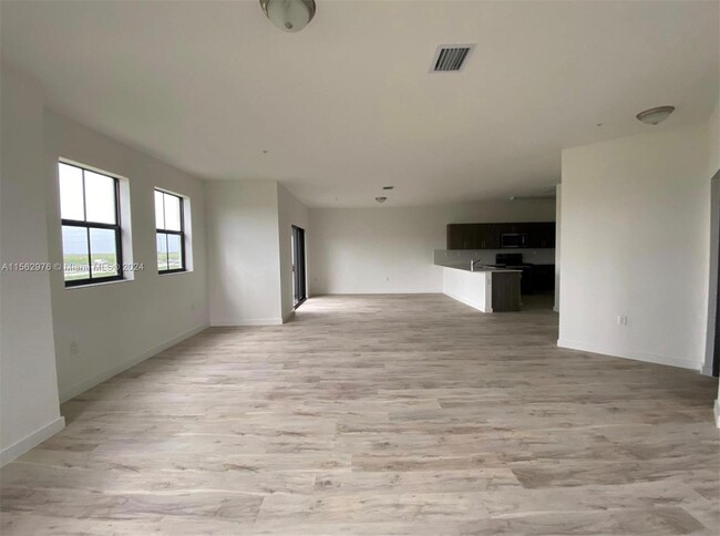 15600 SW 136th St, Unit 202 in Miami, FL - Building Photo - Building Photo