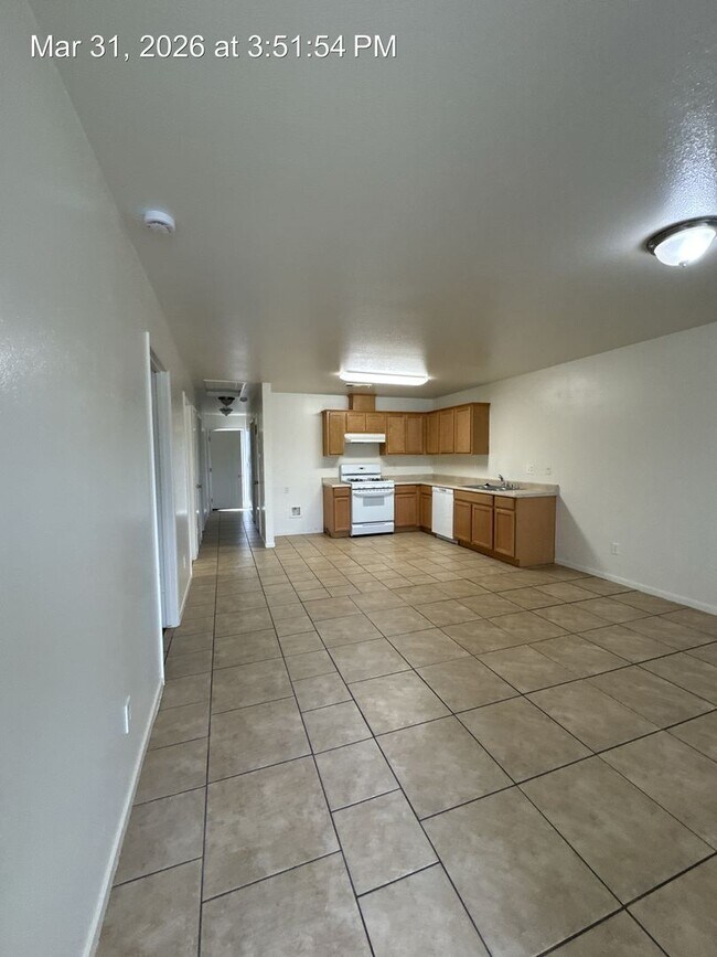 974-974 Mehlert St in Kingsburg, CA - Building Photo - Building Photo