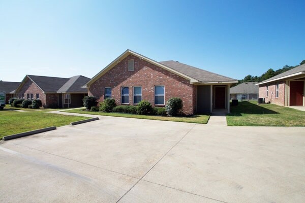 Mansion Creek Duplexes in Tyler, TX - Building Photo - Building Photo