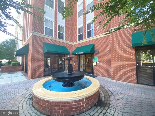 2655 Prosperity Ave in Fairfax, VA - Building Photo - Building Photo
