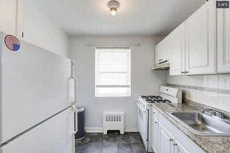 165 Vroom St, Unit 311 in Jersey City, NJ - Foto de edificio - Building Photo