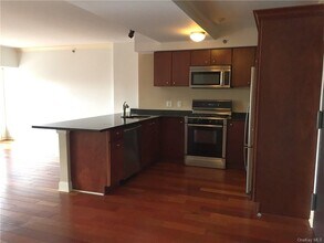 1 S Astor St-Unit -303 in Irvington, NY - Building Photo - Building Photo