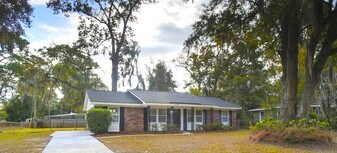 11304 Largo Dr in Savannah, GA - Building Photo