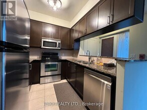 70-170 Absolute Ave in Mississauga, ON - Building Photo - Building Photo