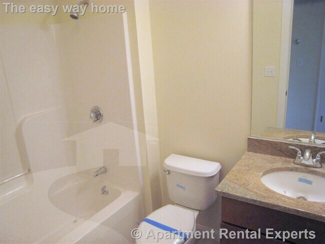 16 Pitman St, Unit 3 in Somerville, MA - Foto de edificio - Building Photo