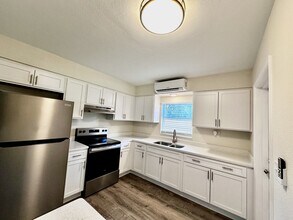 2410 Formosa Ave in Orlando, FL - Building Photo - Building Photo