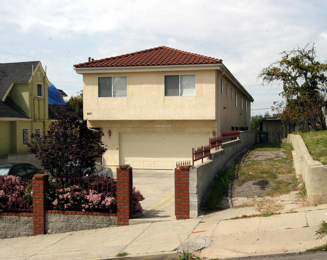 981 Everett St in Los Angeles, CA - Foto de edificio - Building Photo