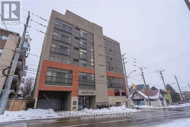 427-427 Aberdeen Ave