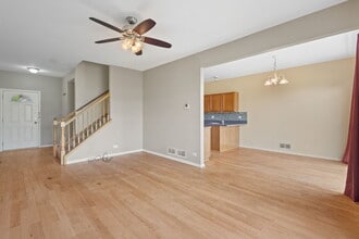 1132 Coventry Cir in Glendale Heights, IL - Building Photo - Building Photo