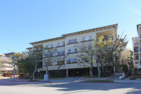 6100 Buckingham Pky in Culver City, CA - Foto de edificio - Building Photo