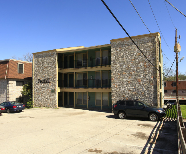 Act VII Apartments in Austin, TX - Foto de edificio - Building Photo