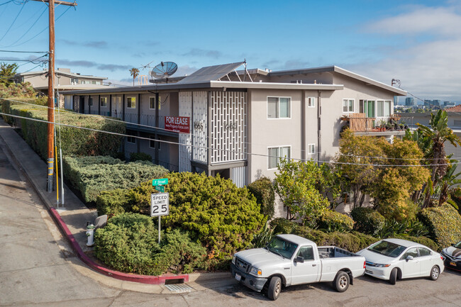 6th Ave in Belmont, CA - Foto de edificio - Building Photo