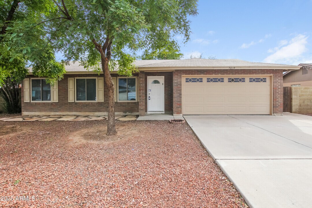 7619 W Hope Dr in Peoria, AZ - Building Photo
