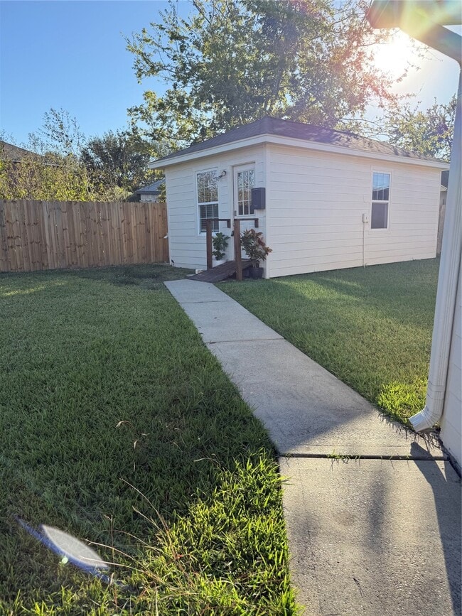 property at 5519 Rio Sabinas St