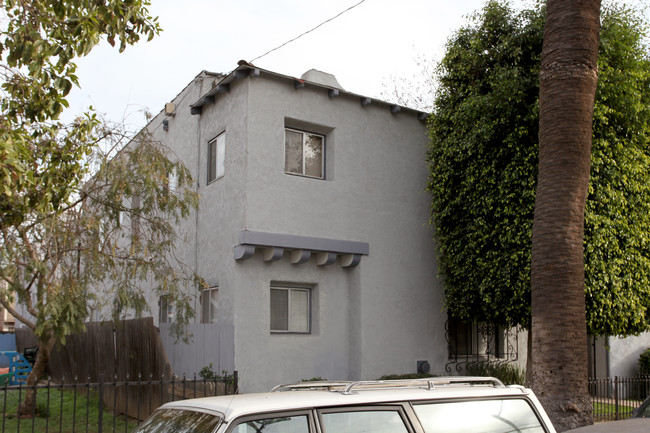 820 Hoffman Ave in Long Beach, CA - Foto de edificio - Building Photo