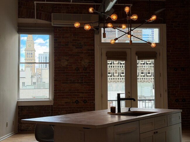 1617 California St in Denver, CO - Building Photo - Building Photo