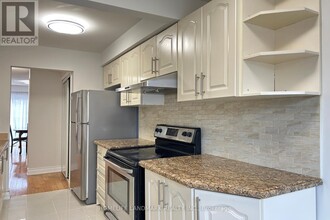 90 Carlingwood Ct in Toronto, ON - Building Photo - Building Photo