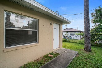 5537-5539 Tenth Ave in Ft. Myers, FL - Building Photo - Building Photo