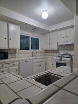 1341 W Avenue J4, Unit 107 in Lancaster, CA - Building Photo