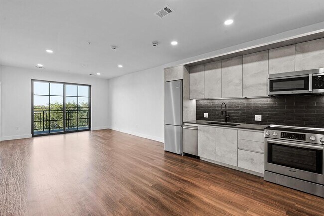 property at 4315 S Congress Ave