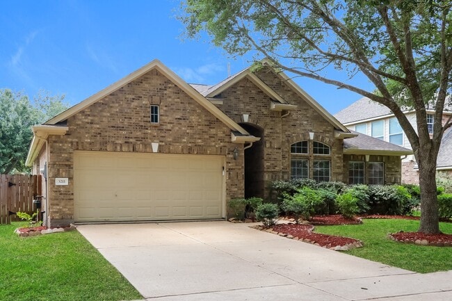 3211 Oak Park Ln in Missouri City, TX - Building Photo - Building Photo