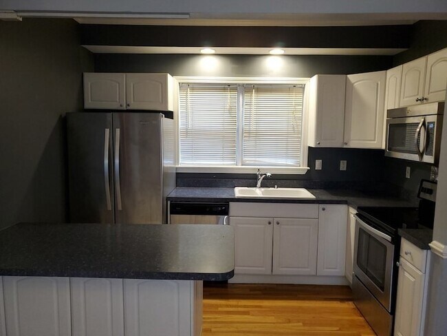 47 Moseley St, Unit 1 in Boston, MA - Building Photo - Building Photo