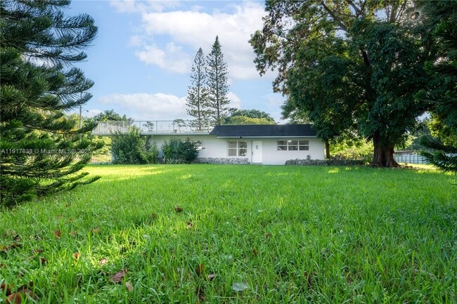 24201 SW 124th Ave in Homestead, FL - Building Photo - Building Photo