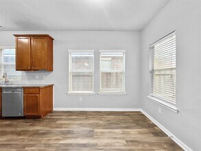 10006 Wood Leaf Ct in Baytown, TX - Building Photo - Building Photo