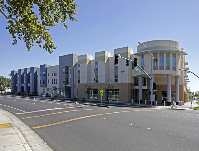 The Arbors at Oak Park in Sacramento, CA - Building Photo - Building Photo