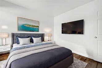 9459 SW 76th St in Miami, FL - Foto de edificio - Building Photo