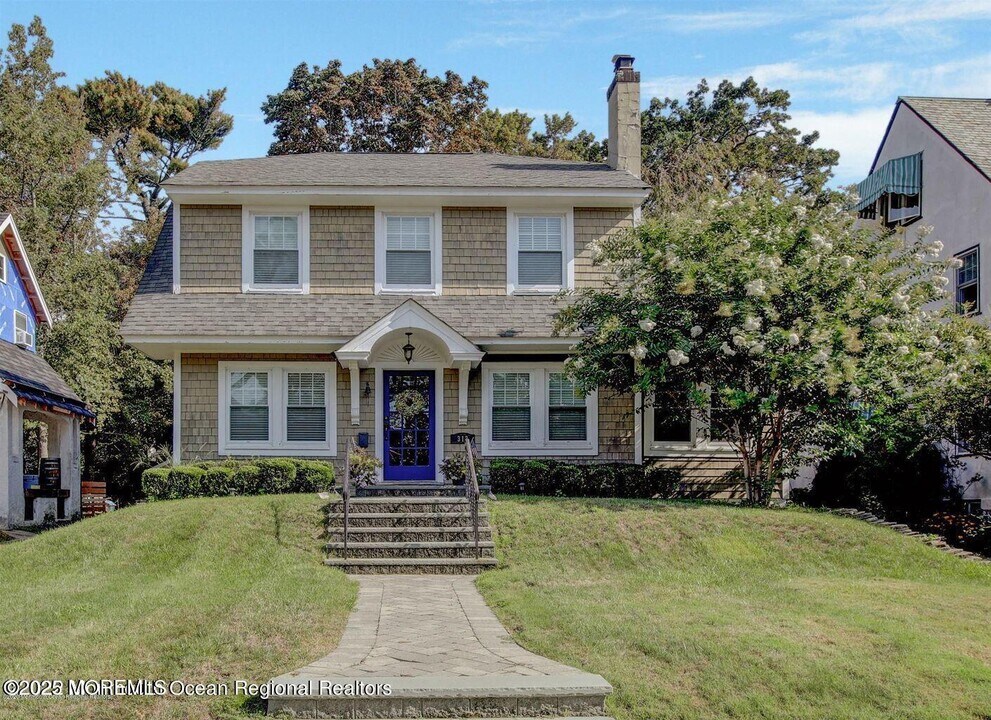 313 Grassmere Avenue in Interlaken, NJ - Building Photo