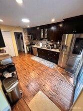15 Westgate Dr in Edison, NJ - Building Photo - Building Photo