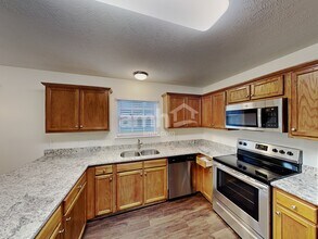 7400 E Winchester Dr in Nashville, TN - Building Photo - Building Photo