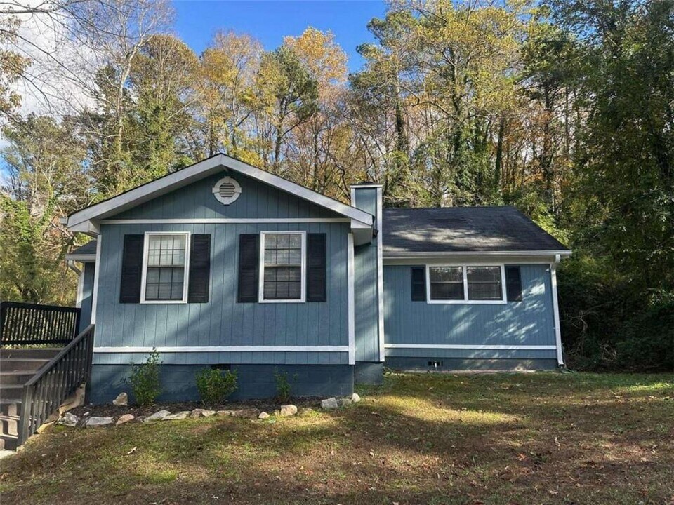 1918 W Kimberly Rd SW in Atlanta, GA - Building Photo
