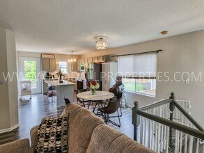 775 SE Parker Dr in Waukee, IA - Building Photo - Building Photo
