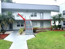 586 Normandy Ln, Unit 586 in Delray Beach, FL - Building Photo