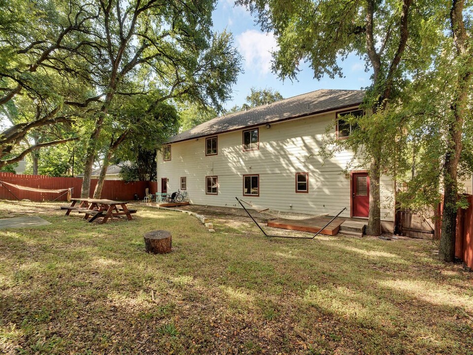 910 Keith Ln in Austin, TX - Building Photo