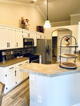 1452 Sudan Ct in Redding, CA - Building Photo - Building Photo