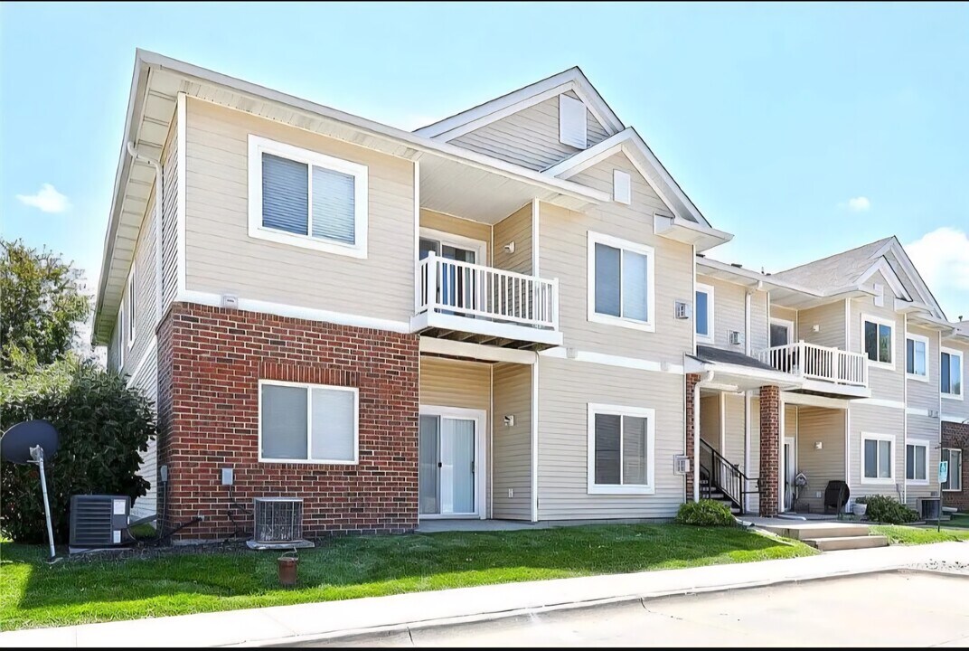 1760 SE LA Grant Pkwy, Unit #35 in Waukee, IA - Building Photo