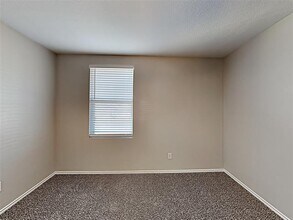 1329 Lauren Dr in Burleson, TX - Building Photo - Building Photo