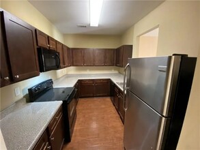 303 Bonnes Dr in Stonecrest, GA - Building Photo - Building Photo
